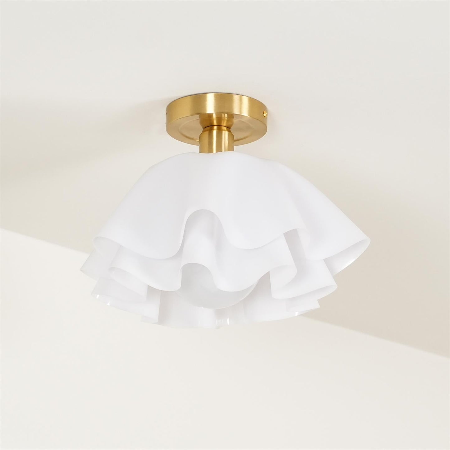 Loftlampe med Blødt Bølgedesign – Elegant & Lys