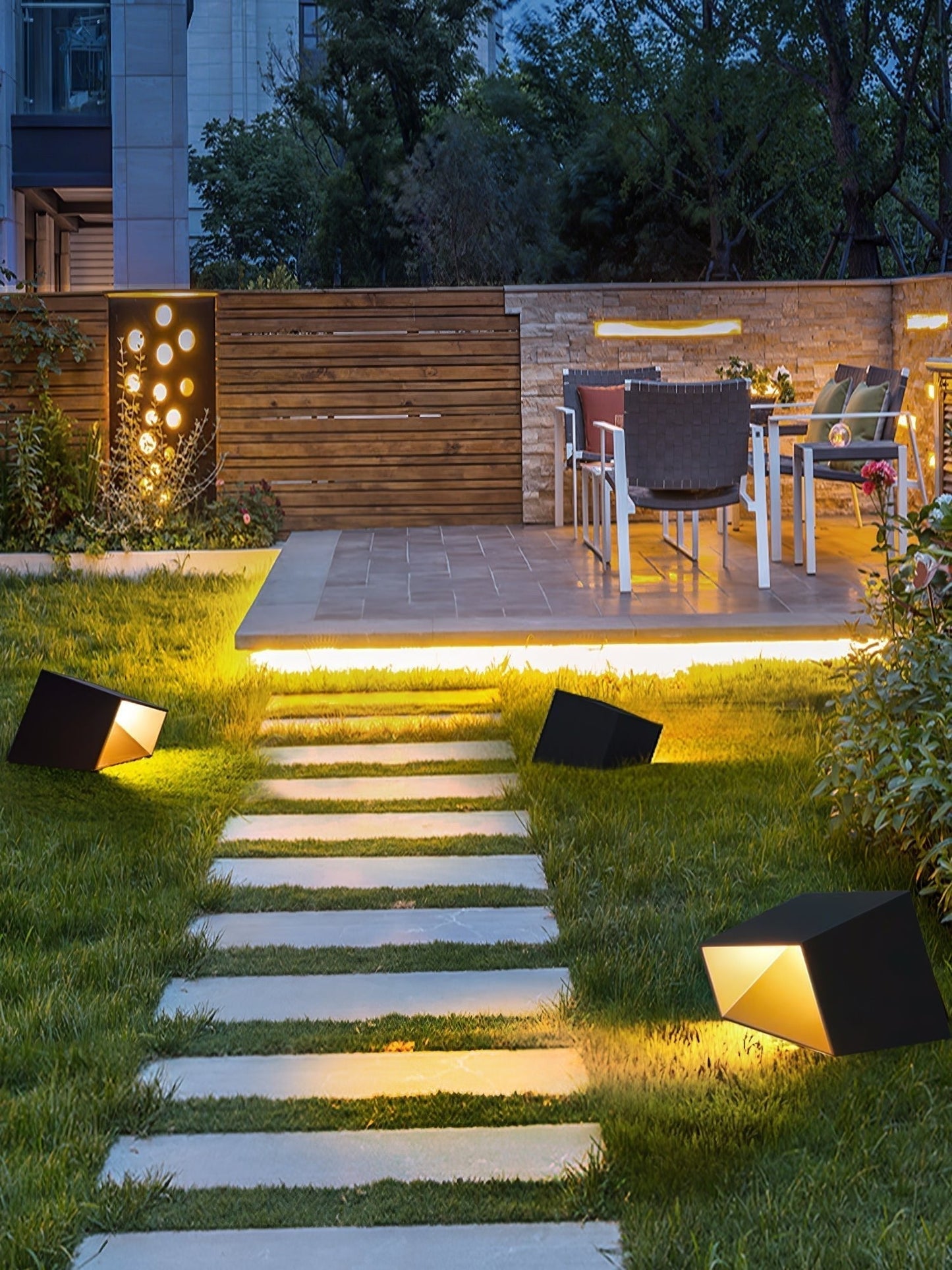 Stilfuld Cube Garden Solenergilampe til Udeliv