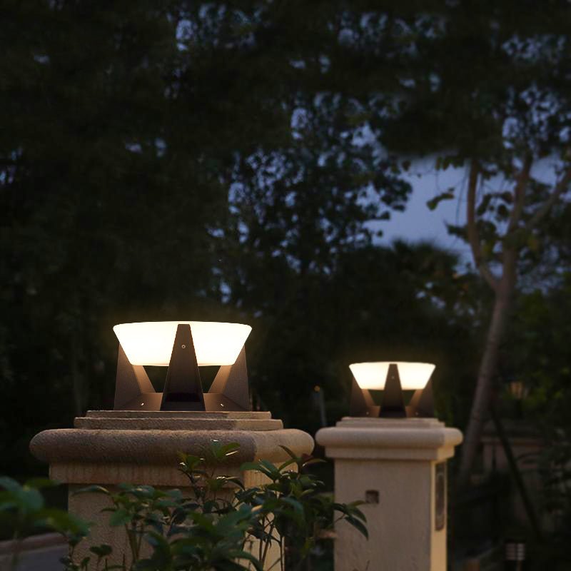 Udendørs Solcellelampe – Moderne Havebelysning