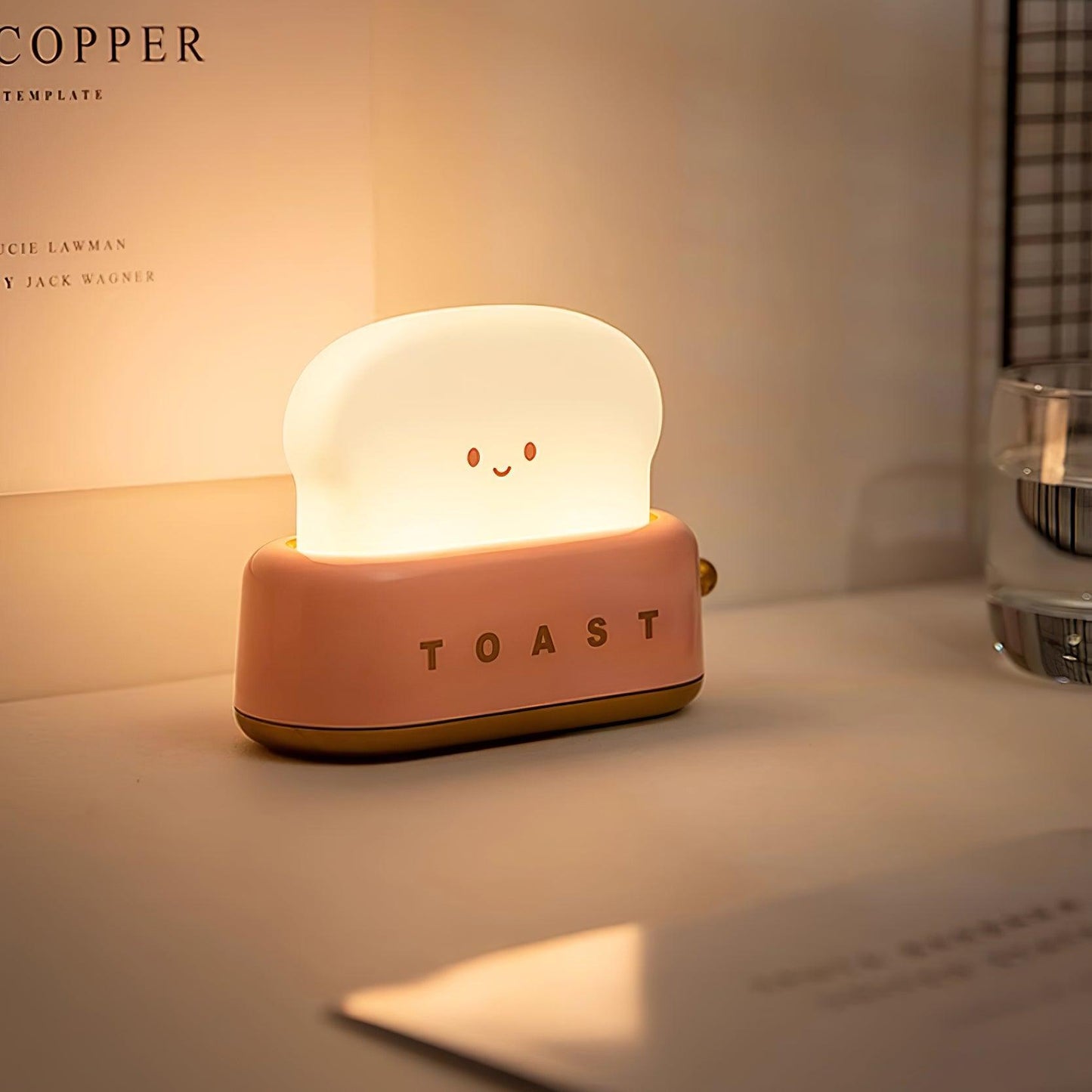 Stylish Bordlampe med Indbygget Batteri og Brødrister Design