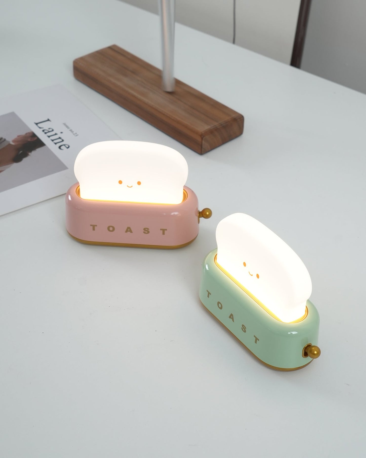 Stylish Bordlampe med Indbygget Batteri og Brødrister Design
