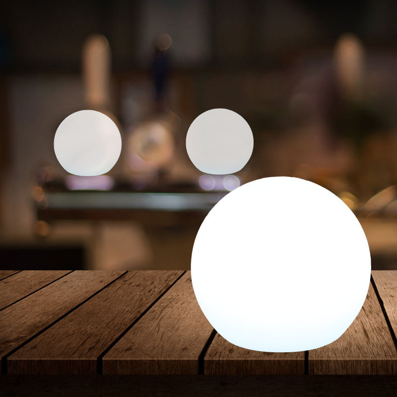 Glødende Kuglelampe – Enkel & Stemningsfuld
