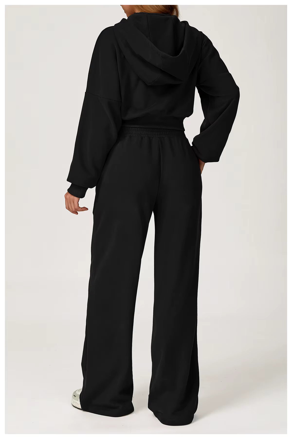 Kort trøje og vidbenet jogger lounge sæt