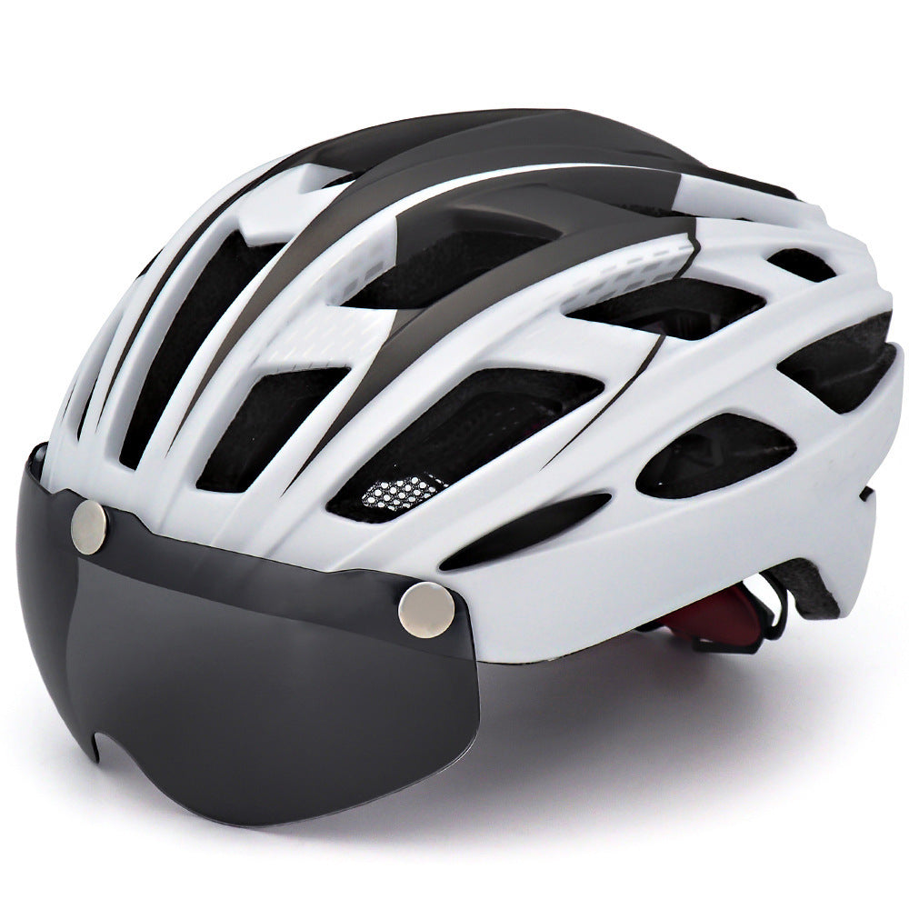 Cykelhjelm med integrerede goggles til kørseludstyr