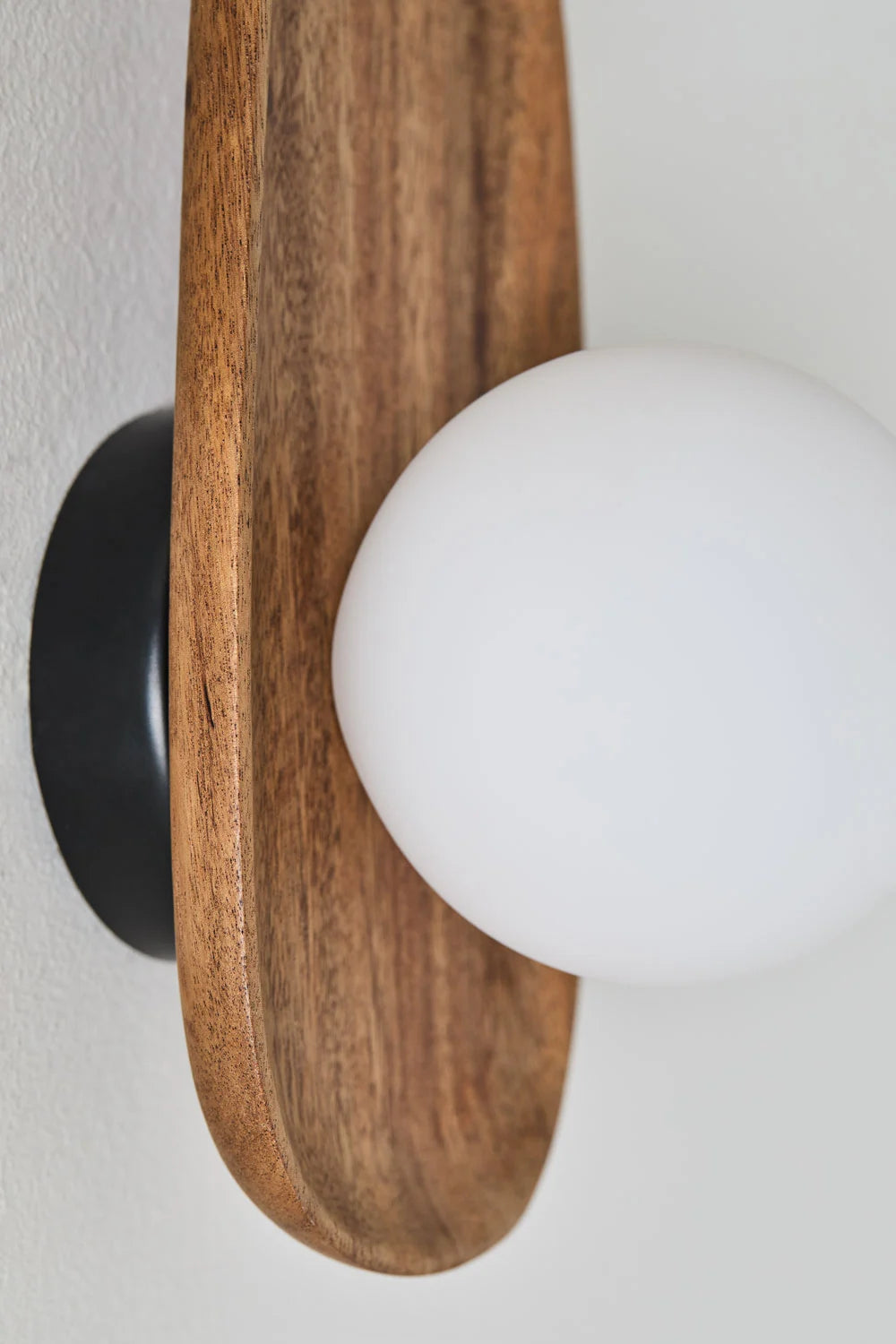 Moderne justerbar væglampe med minimalistisk design