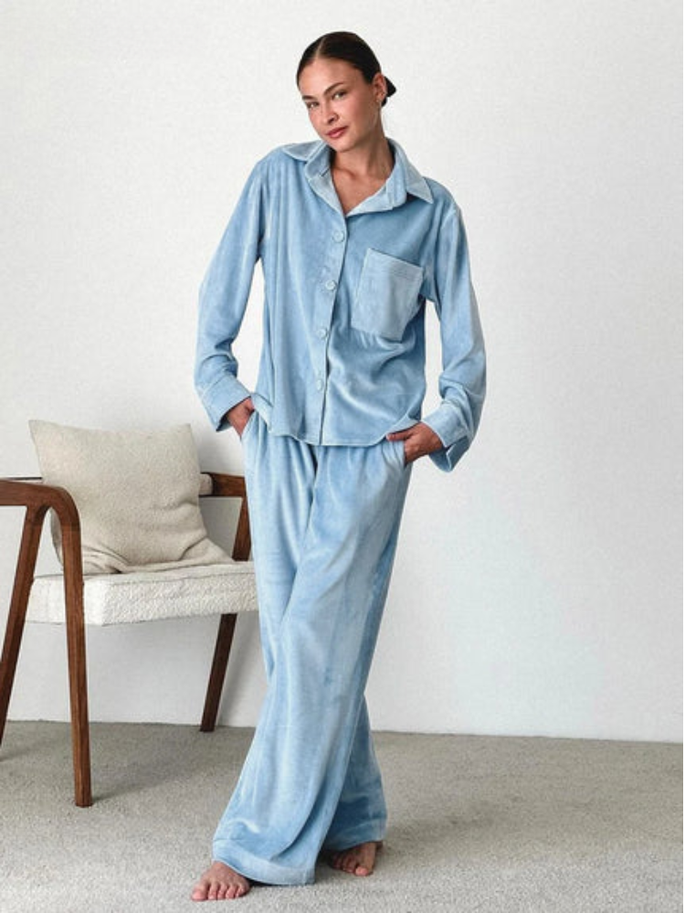 Dame 2-delt blå pyjamasæt med knapper og elegante bukser