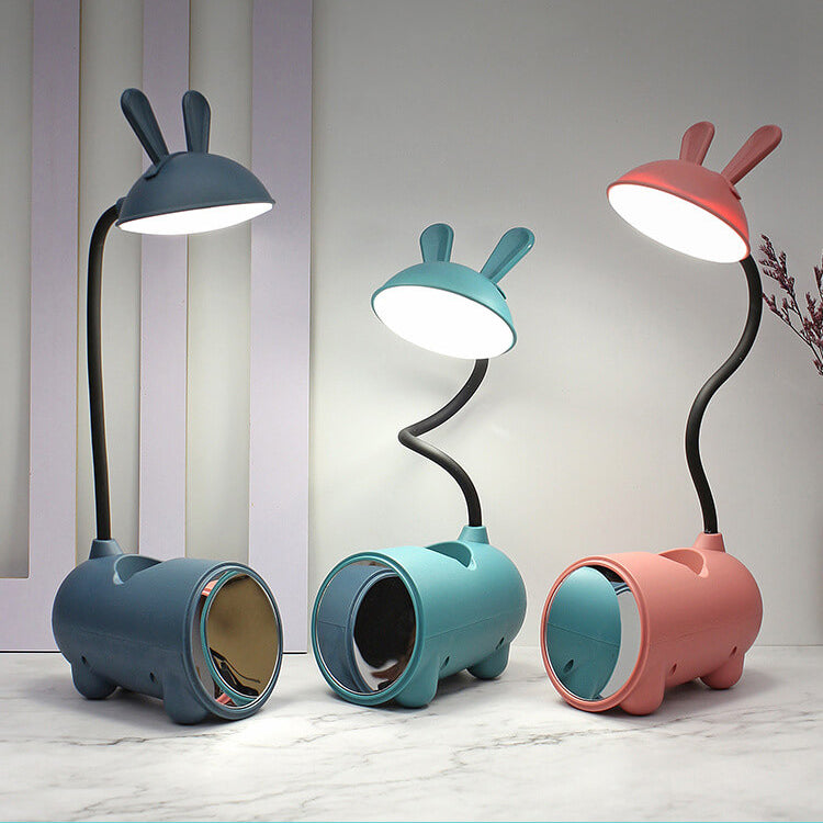 Moderne LED skrivebordslampe med penneholder og touchkontrol