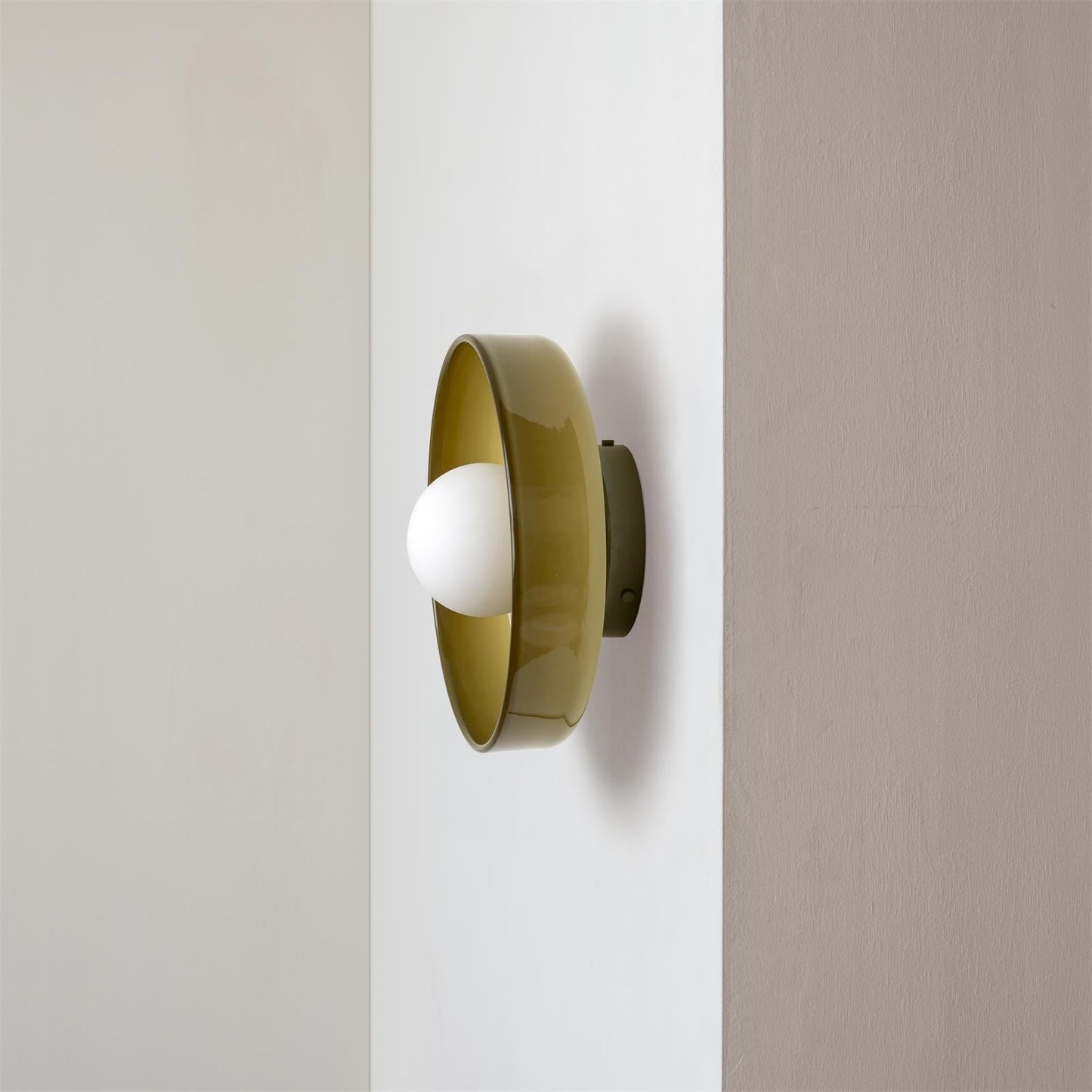 Rund Loftlampe – Farverig Moderne Stil