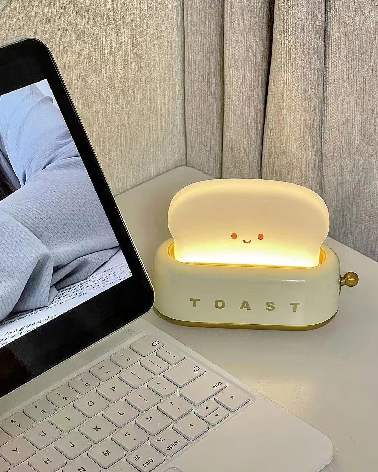 Stylish Bordlampe med Indbygget Batteri og Brødrister Design