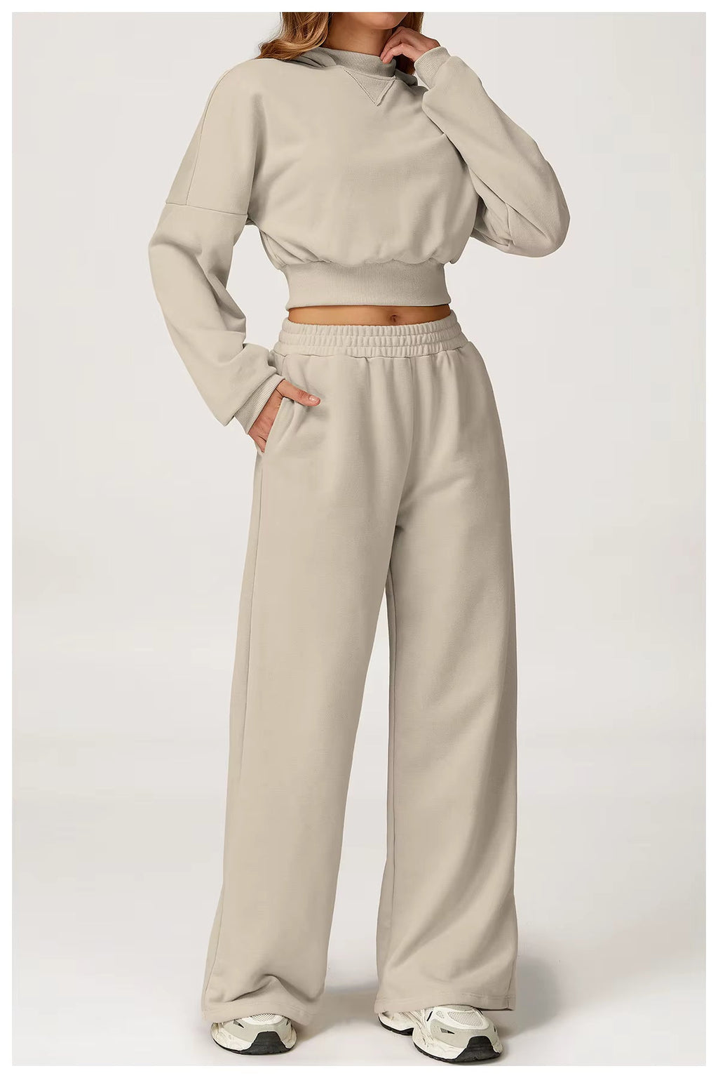 Kort trøje og vidbenet jogger lounge sæt