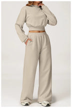 Kort trøje og vidbenet jogger lounge sæt