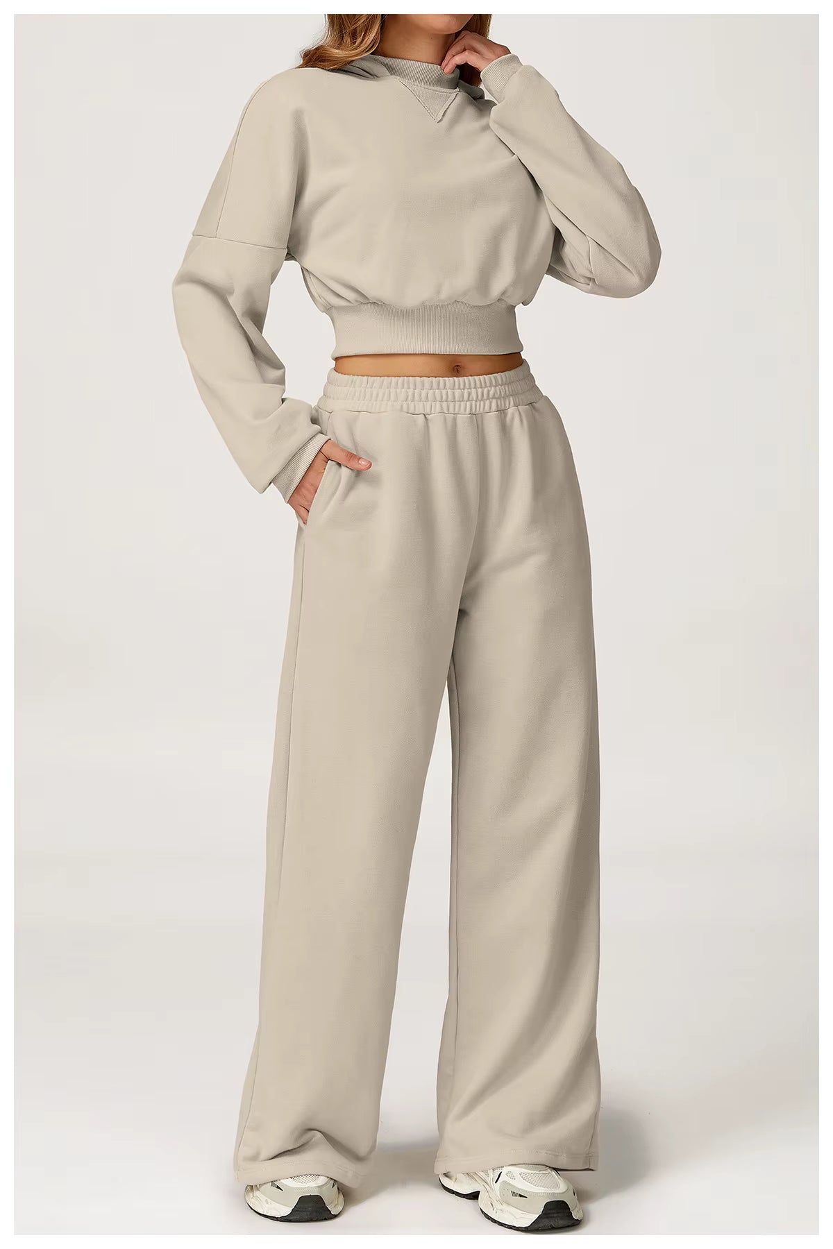 Kort trøje og vidbenet jogger lounge sæt