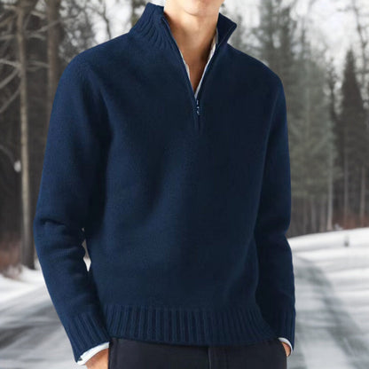 Hyggelig tyk herresweater med lynlåsåbning ved kraven