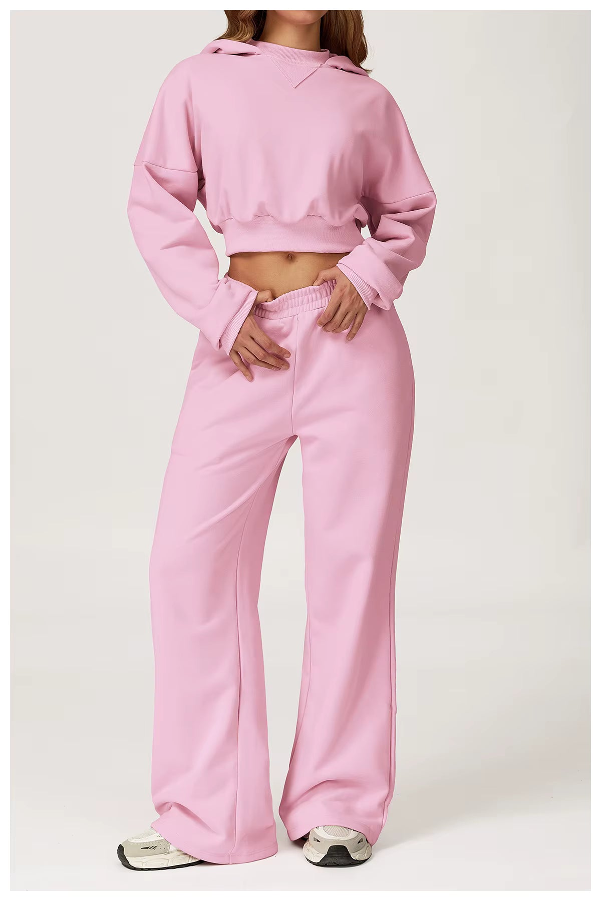 Kort trøje og vidbenet jogger lounge sæt