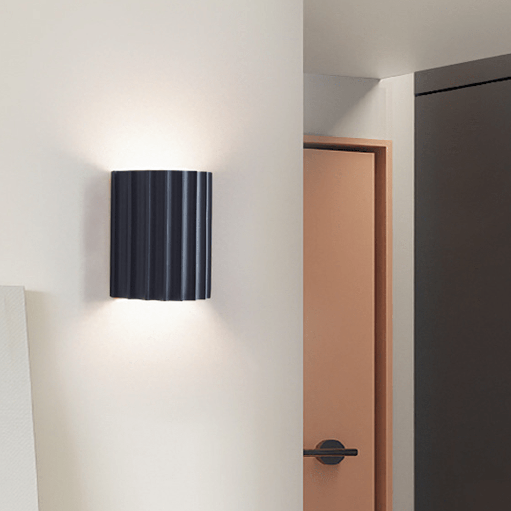 Rillet Væglampe – Moderne & Stemningsfuld