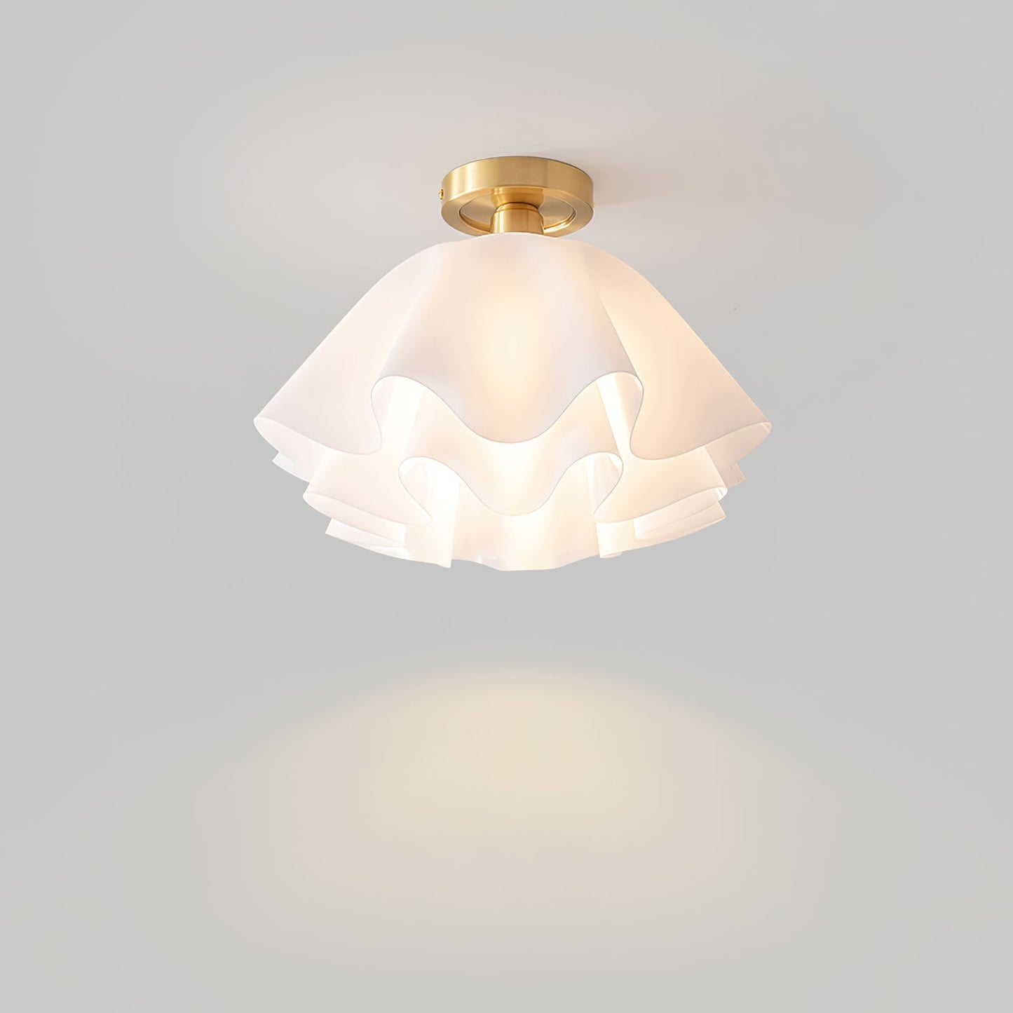 Loftlampe med Blødt Bølgedesign – Elegant & Lys