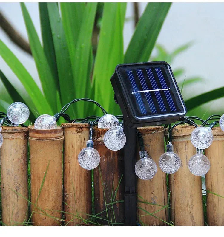 Solarite - Gør dit udendørsrum strålende med vandtætte LED-festlige lys drevet af solenergi!