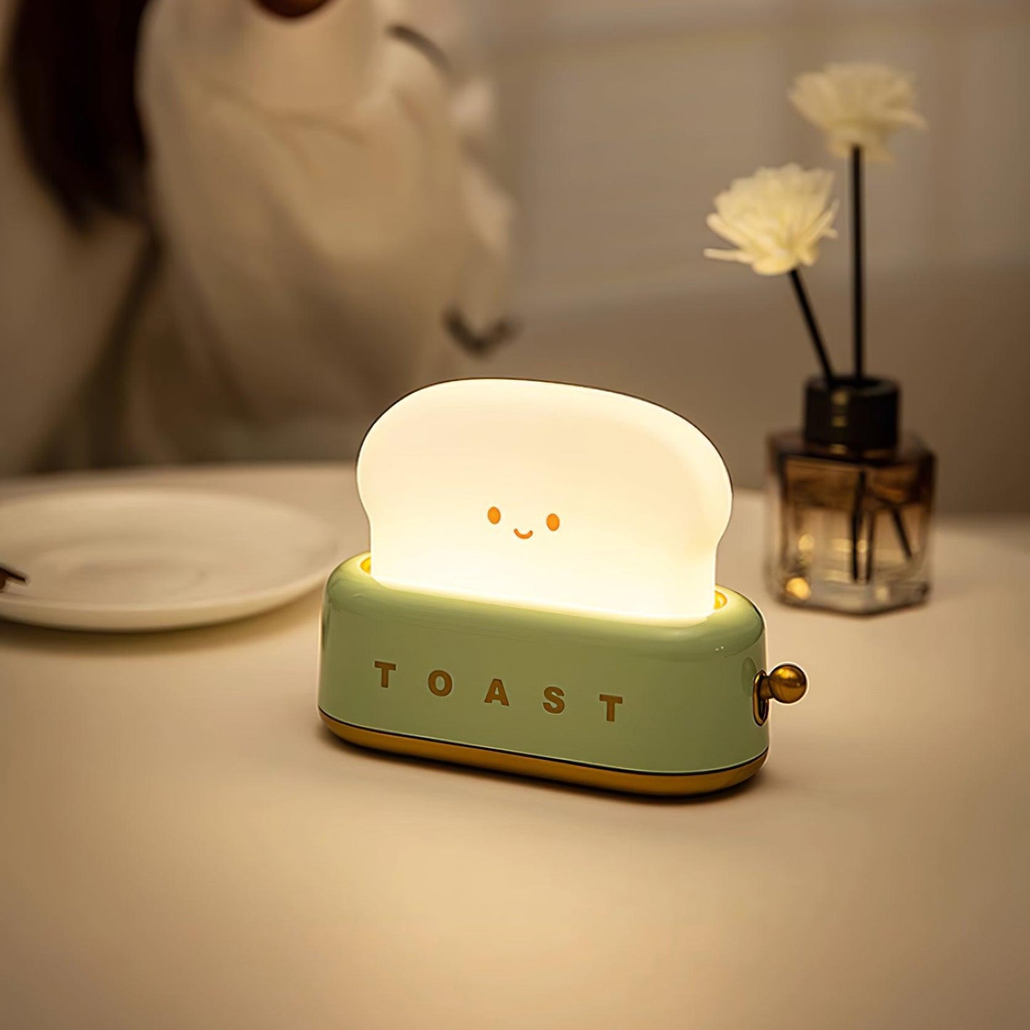 Stylish Bordlampe med Indbygget Batteri og Brødrister Design
