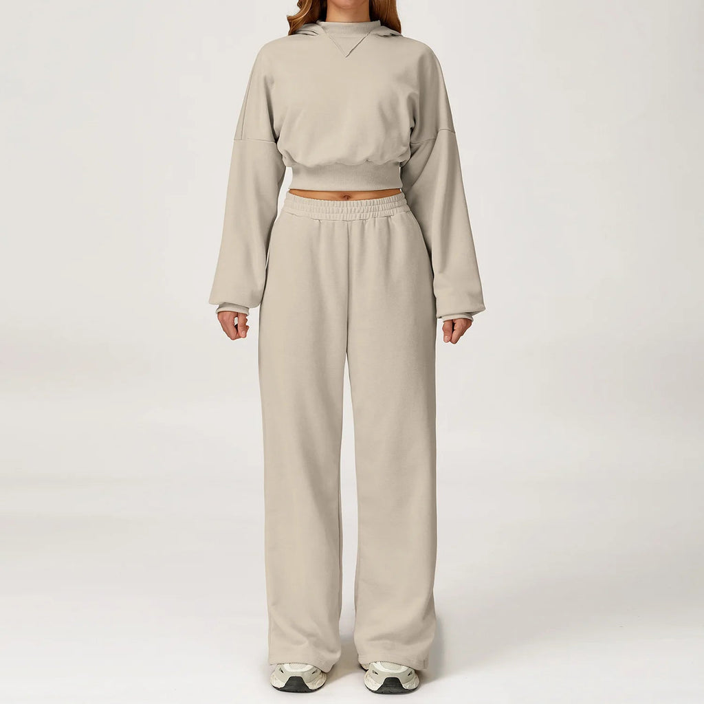 Kort trøje og vidbenet jogger lounge sæt