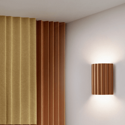 Rillet Væglampe – Moderne & Stemningsfuld