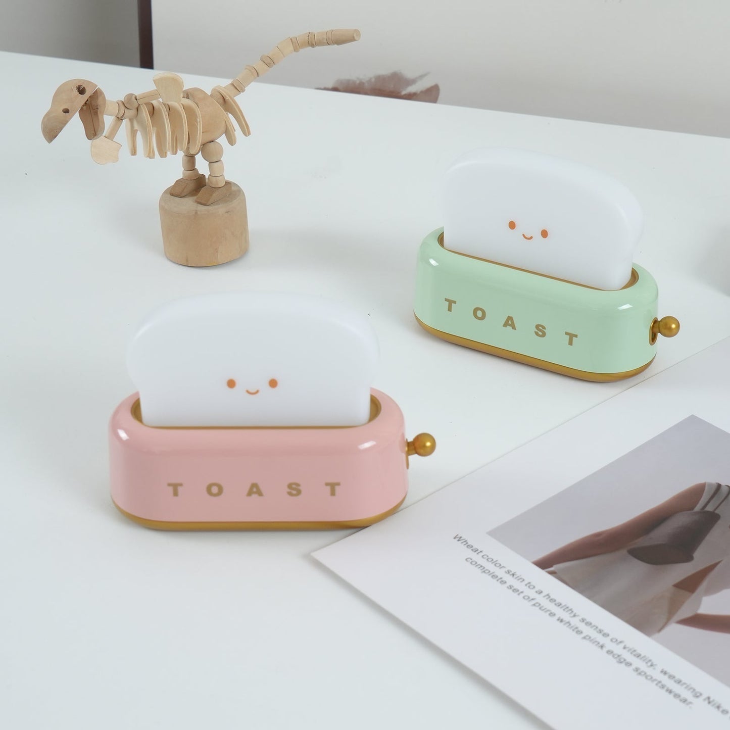 Stylish Bordlampe med Indbygget Batteri og Brødrister Design