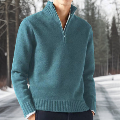 Hyggelig tyk herresweater med lynlåsåbning ved kraven