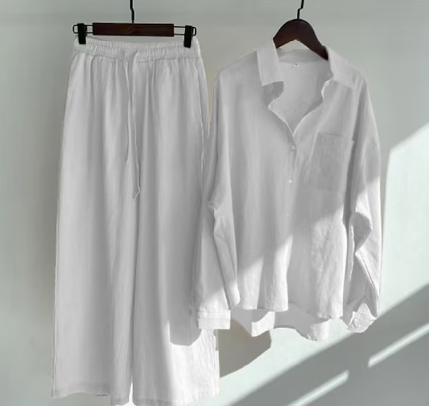 Ubemærket linnedbluse og bukser med vide ben sæt
