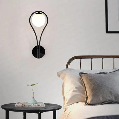 Dråbeformet Væglampe – Elegant og Moderne