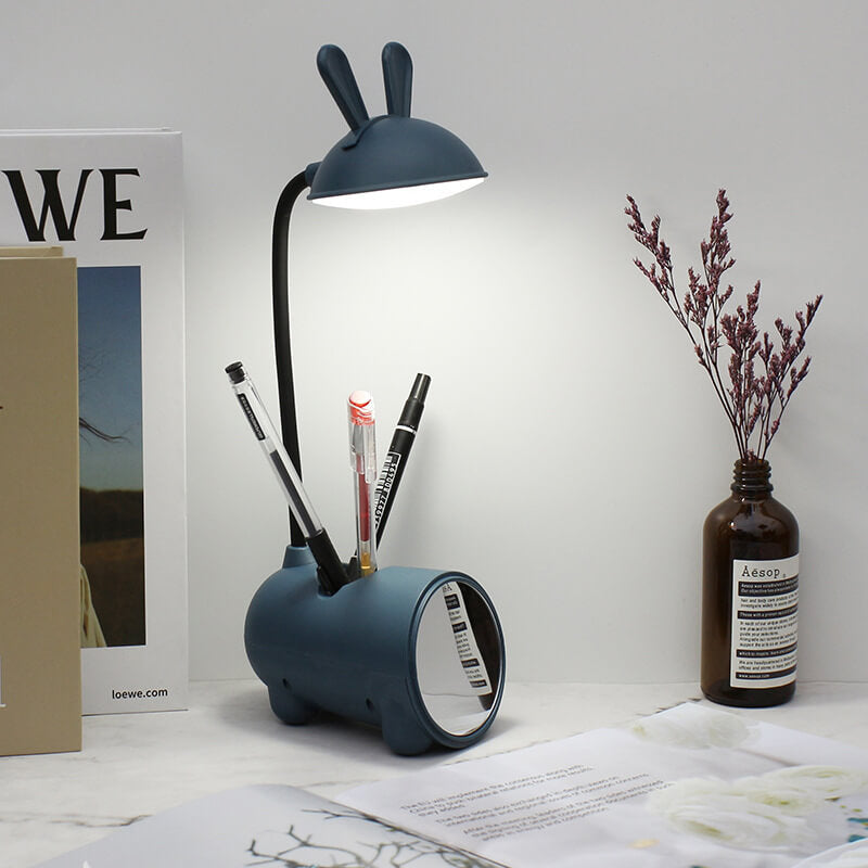 Moderne LED skrivebordslampe med penneholder og touchkontrol