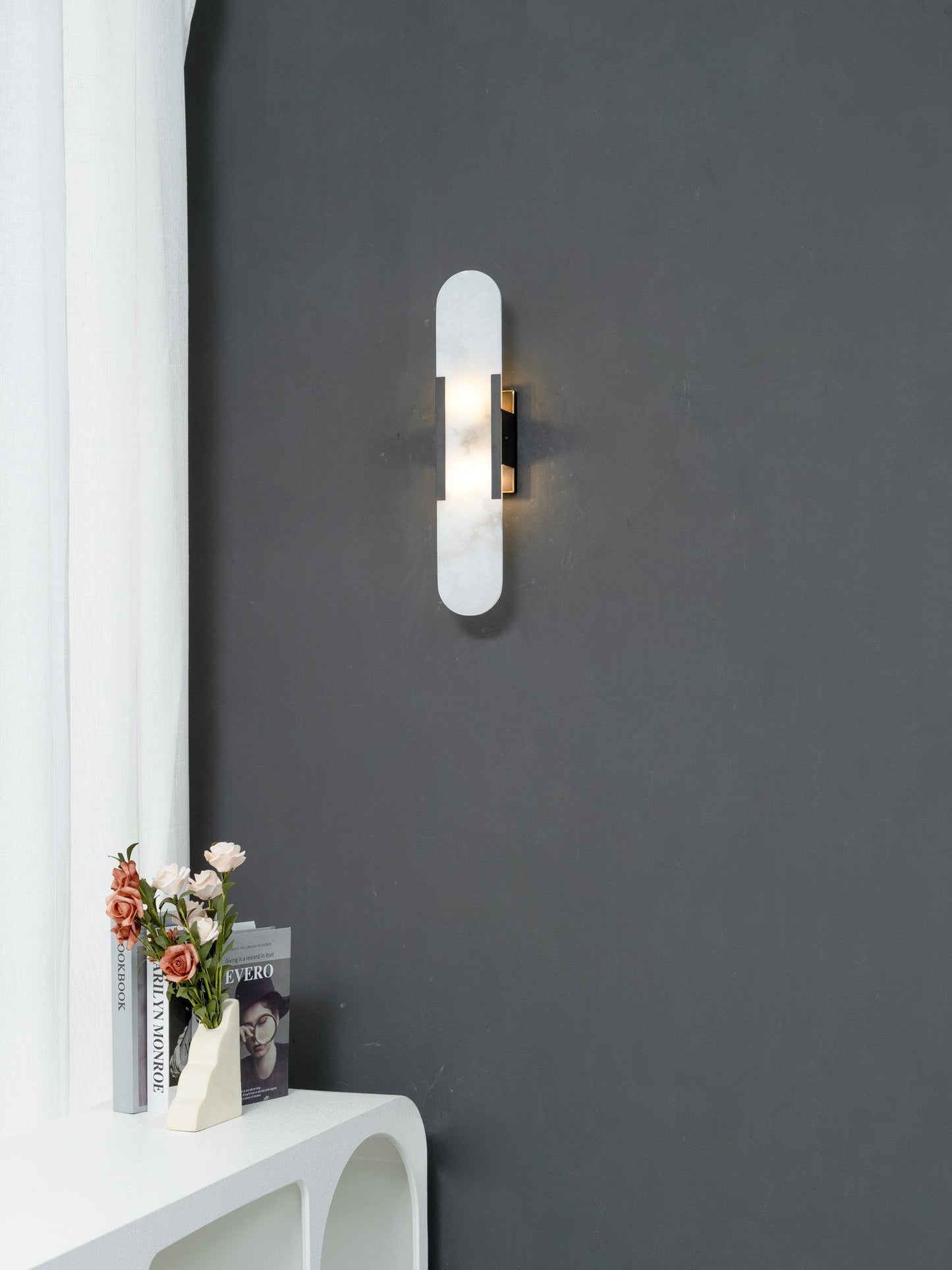 Væglampe i Marmorlook – Elegant Stemningslys