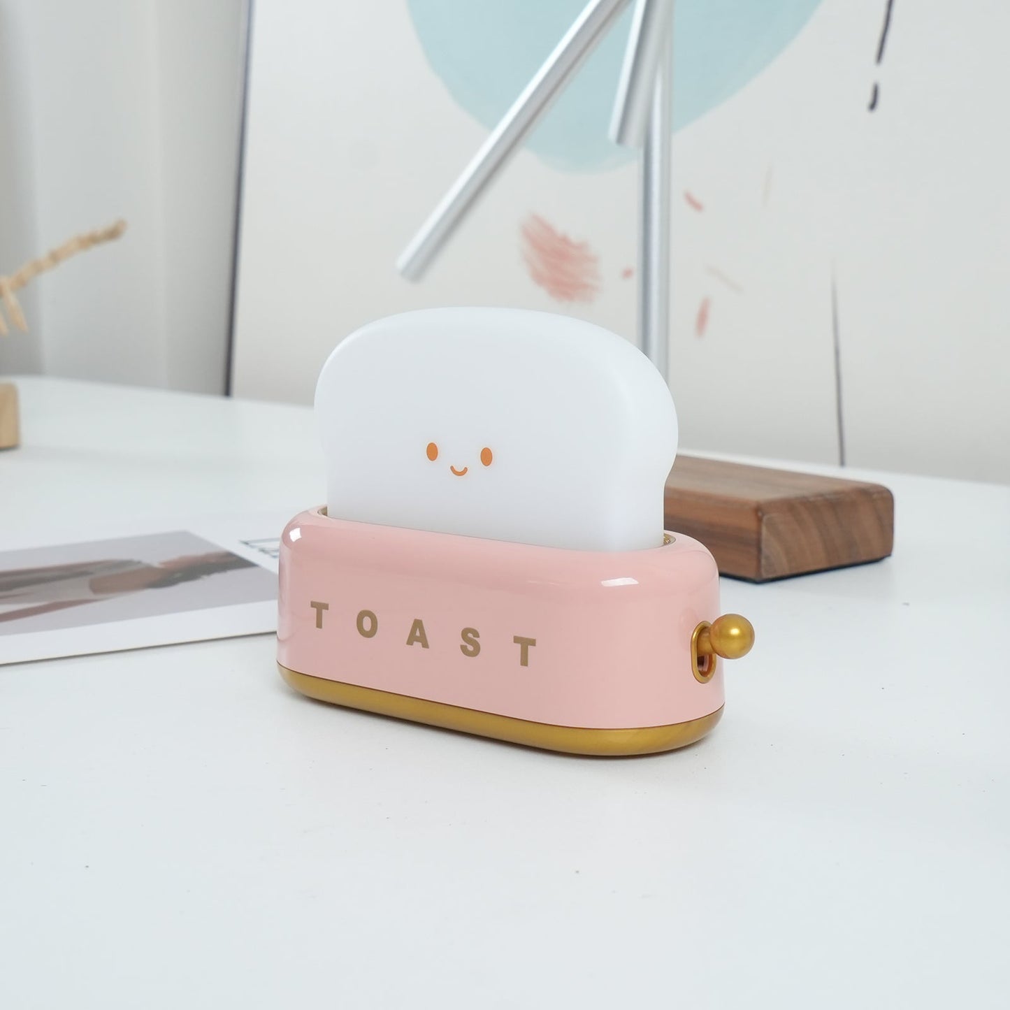 Stylish Bordlampe med Indbygget Batteri og Brødrister Design
