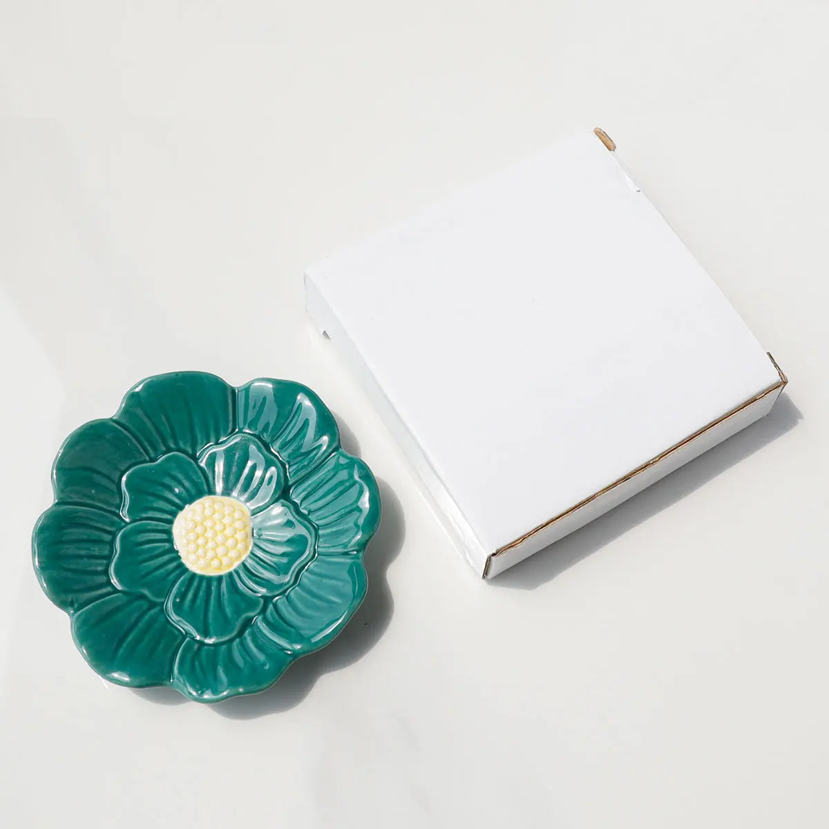 Håndmalet keramisk blomsterplade til hjemmeindretning