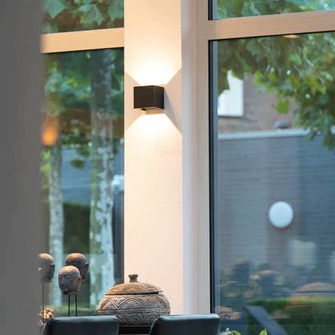 Elegant LED Væglampe til Moderne Rum