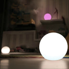 Glødende Kuglelampe – Enkel & Stemningsfuld